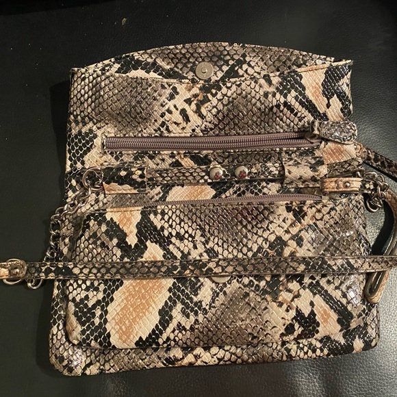 Nine West clutch - snakeskin pattern - Picture 2 of 2